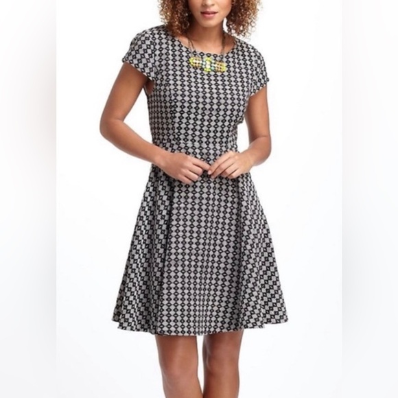 Anthropologie Maeve Jacquard Circle Black White Fit and Flare Dress, Size 6 - Picture 14 of 14